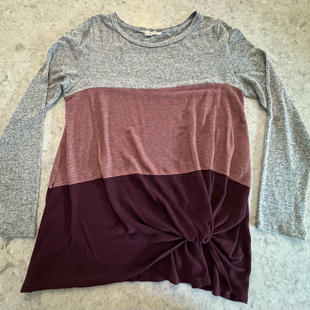 EUC Promesa Gray and Burgundy Long Sleeve Top